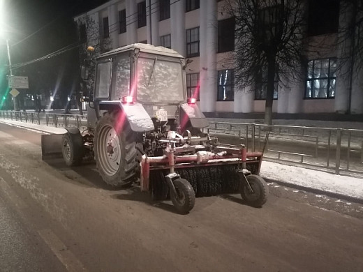 Без малого 198 тонн песко-соляной смеси высыпали на дороги Иванова за сутки